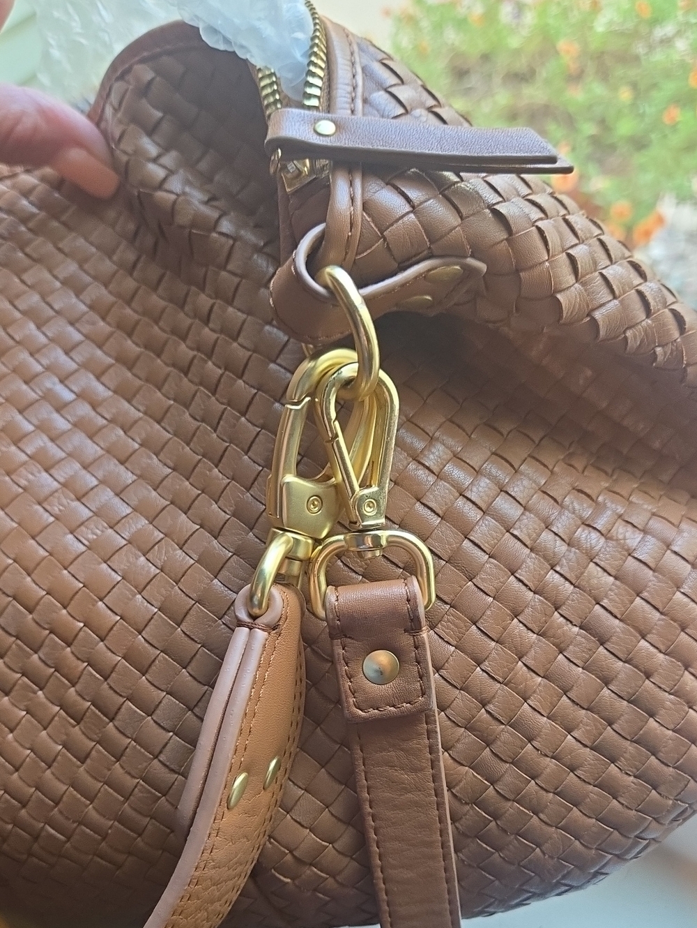Quince Sloane Handwoven Shoulder Bag - Cognac 🤎 - Picture 5 of 7